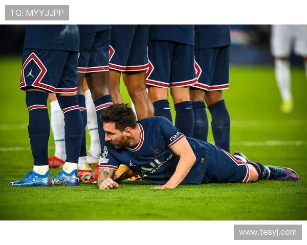 梅西读秒吊射击中横梁 詹俊盛赞:这就是超能力!(2)